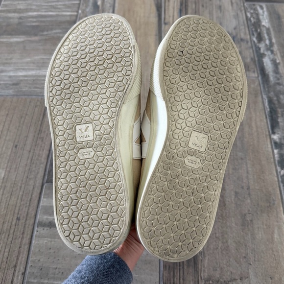 Veja Recife Suede Almond White sneakers - Picture 10 of 10